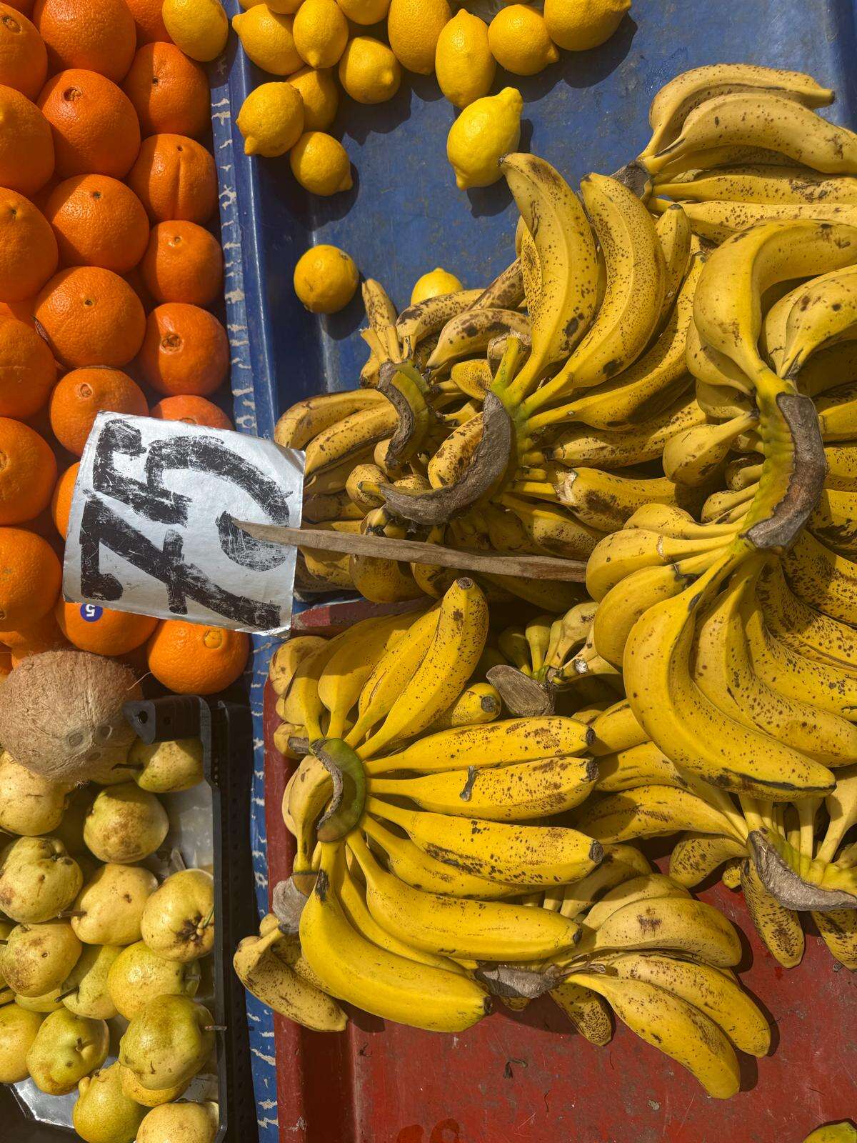 Konya pazarlarında etiket şaşkınlığı! Çoğu yarım yarım satılıyor 8